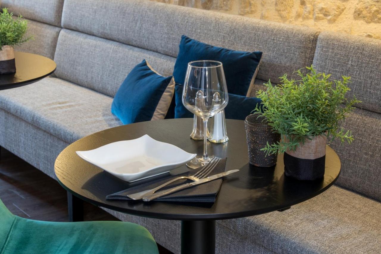 Hotel Restaurant L'Epicurien Valognes Dış mekan fotoğraf